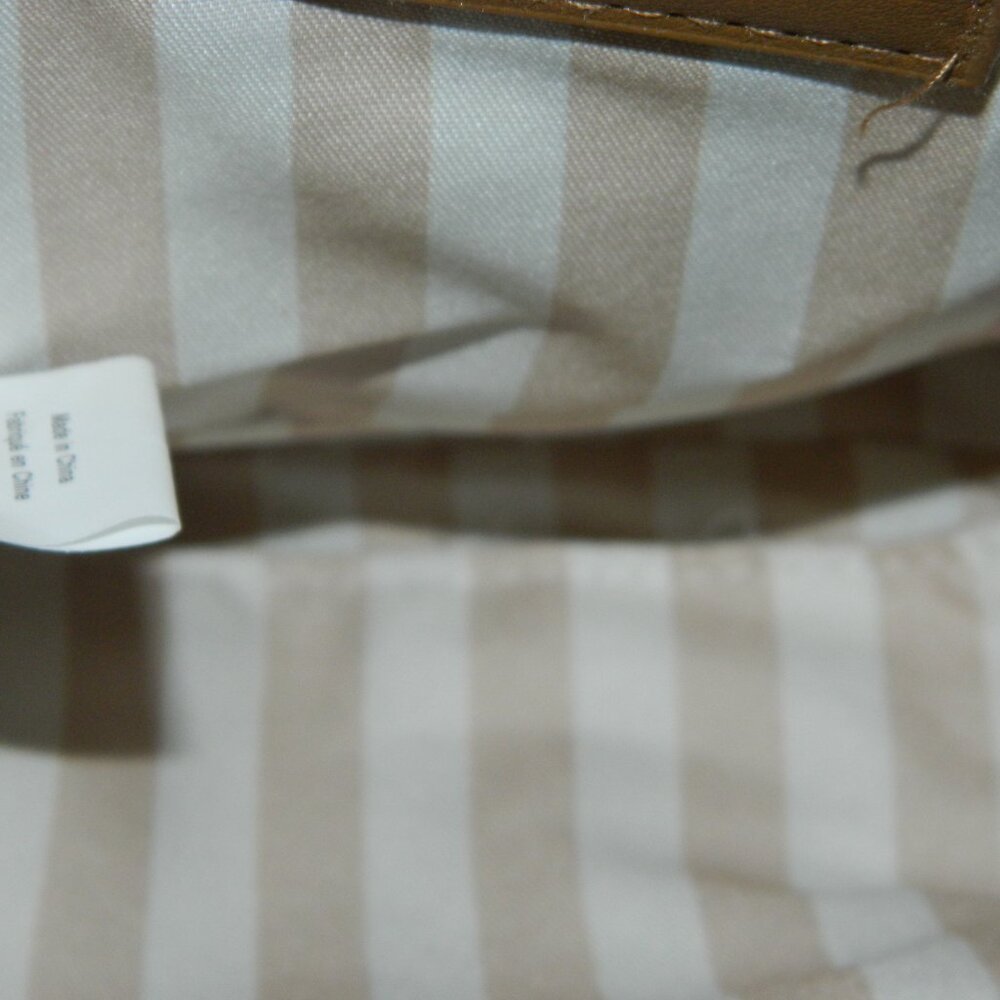 Mark & Graham Antiqua Crossbody Clutch NO MONOGRAM - Picture 4 of 6